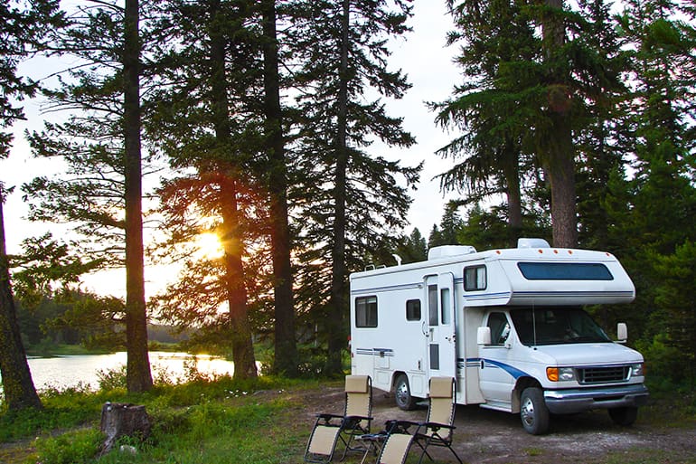 Devil's head camper shoots carjacker pike national forest