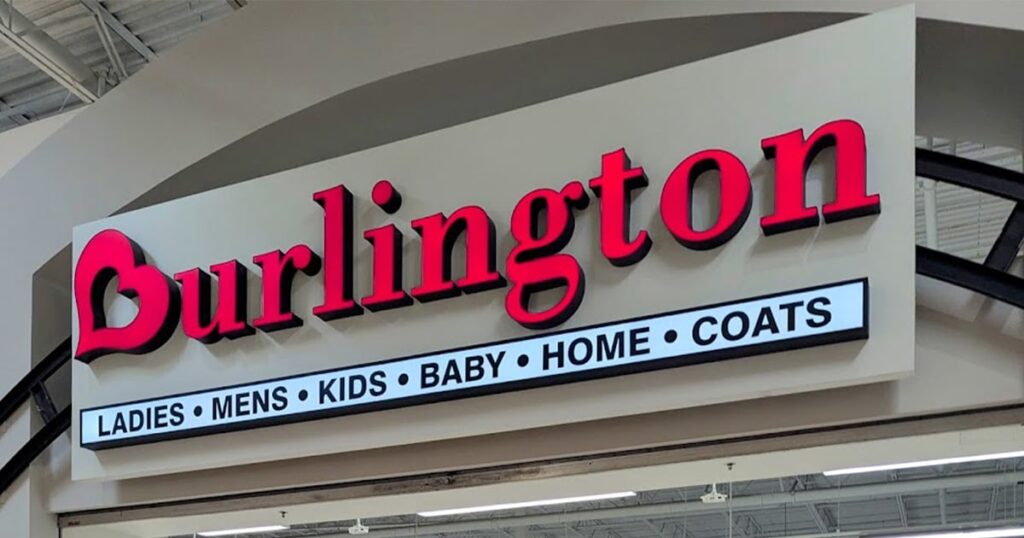 Mall Robbery Turns Violent as Suspects Try to Disarm Victim – One Ends Up Shot, All Three Arrested Mall Robbery Turns Violent as Suspects Try to Disarm Victim – One Ends Up Shot, All Three Arrested