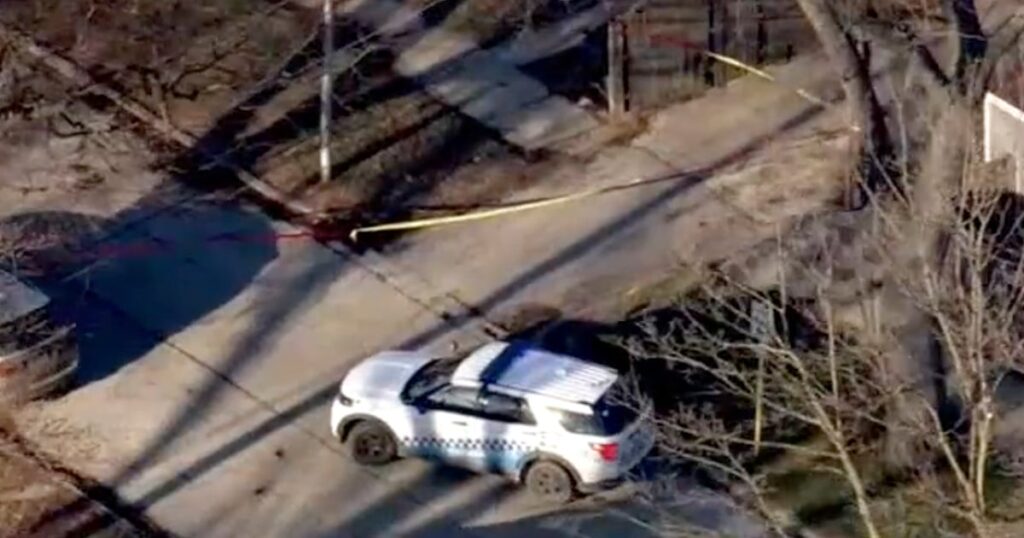 Police: Armed 27-Year-Old Shoots 16-Year-Old During Robbery Attempt in Chicago